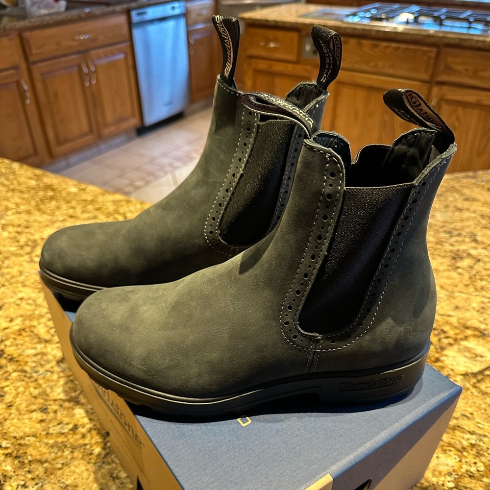 Blundstone W8 Elastic Sided Boot Rustic Black